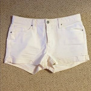 white jean shorts